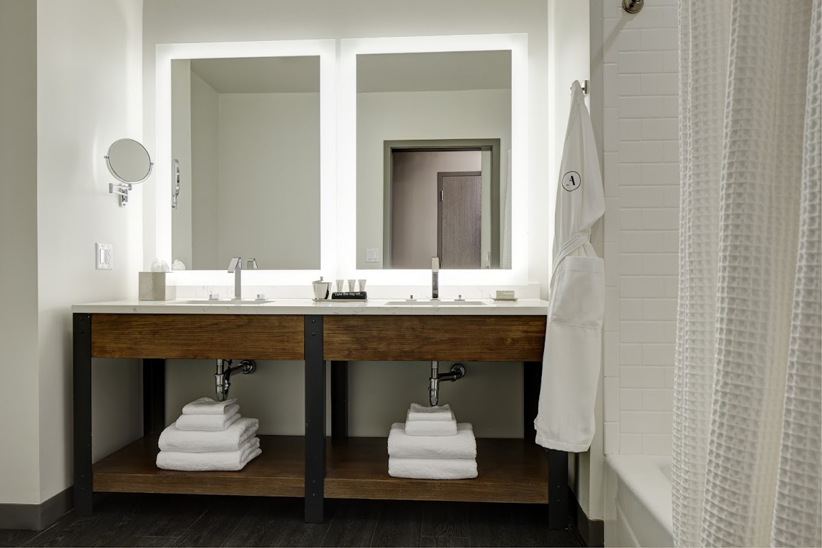 Hamilton Park Hotel & Conference Center - Photo 4