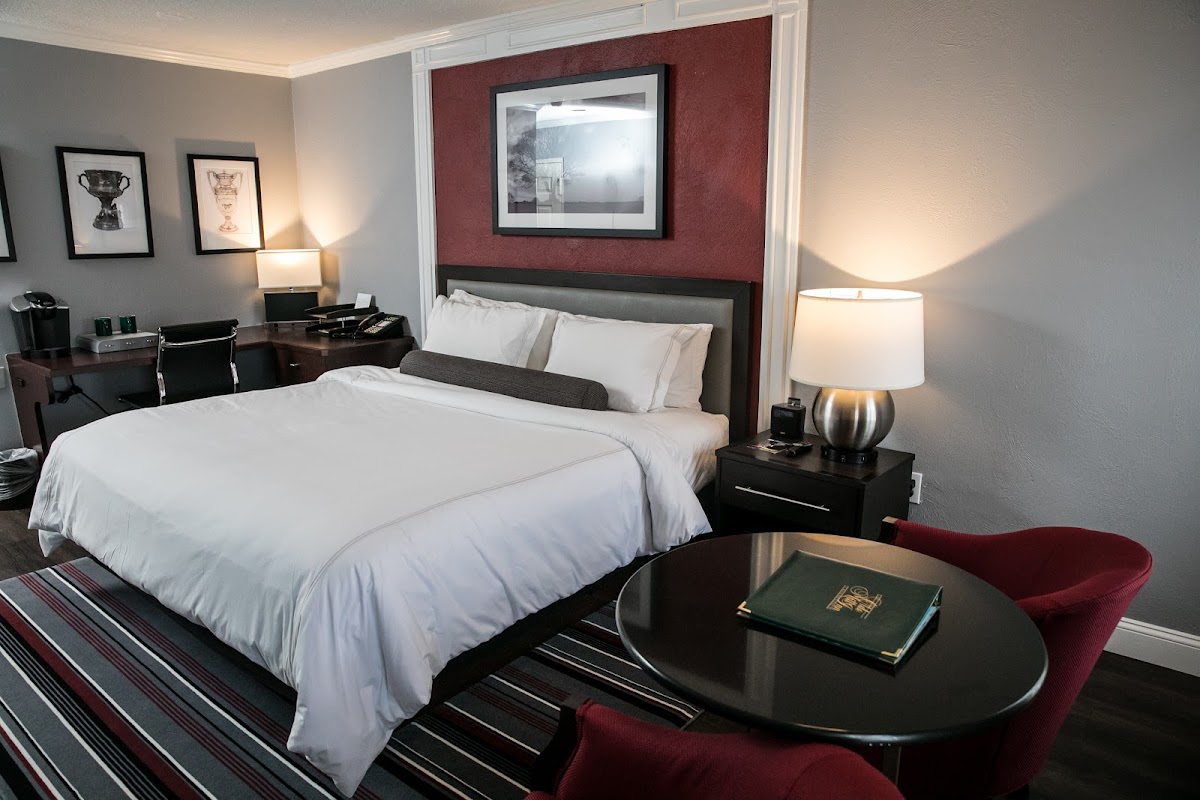 Olde Mill Inn - Photo 4