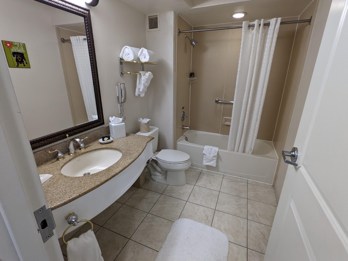 Wilshire Grand Hotel - Photo 3